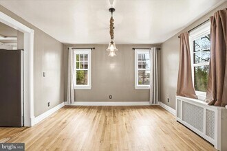 30 Upper Ferry Rd in Ewing Township, NJ - Foto de edificio - Building Photo