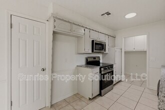 9301 N Sherwell Dr in Midwest City, OK - Building Photo - Building Photo