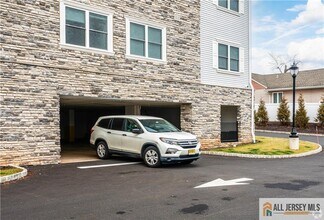 1025 Raritan Rd in Clark, NJ - Building Photo - Building Photo