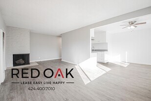 12737 Moorpark St in Los Angeles, CA - Building Photo