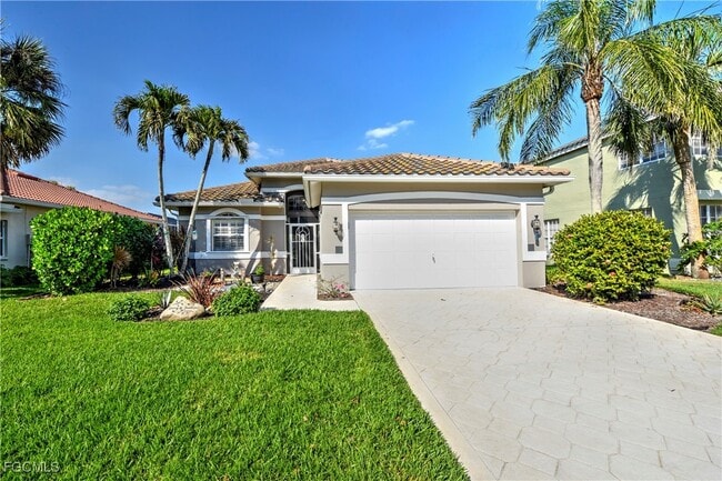 7715 Cameron Cir in Ft. Myers, FL - Building Photo - Building Photo