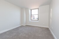 206 Newbury St, Unit 401 in Boston, MA - Building Photo - Building Photo