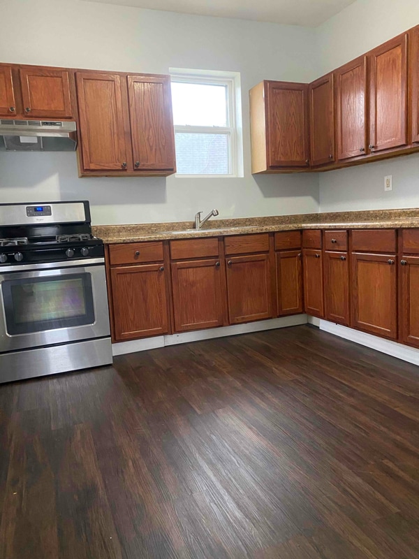property at 922 Summer St