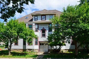 61 Delos St W in St. Paul, MN - Building Photo