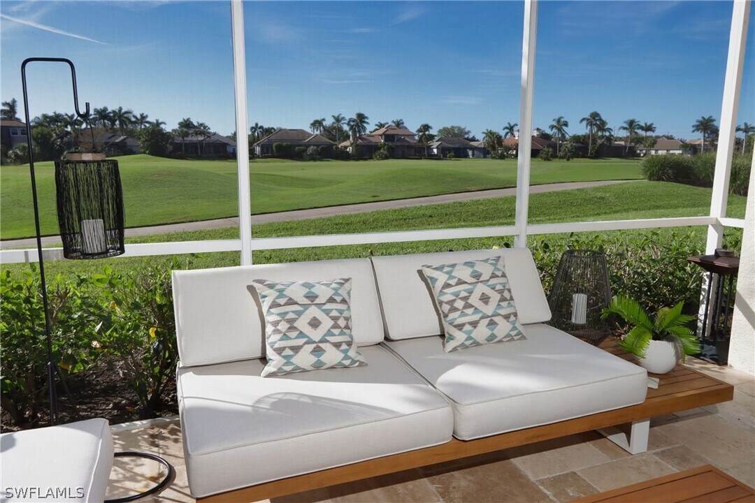 5963 Trophy Dr in Naples, FL - Building Photo