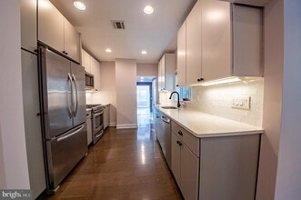 35 Delaware Ave in Lambertville, NJ - Building Photo - Building Photo