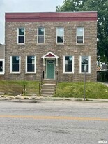 1622 Washington St in Davenport, IA - Building Photo