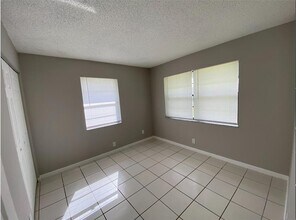 4734 Summit Blvd in West Palm Beach, FL - Building Photo - Building Photo