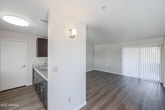 16033 25TH St-Unit -3 in Phoenix, AZ - Building Photo - Building Photo