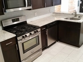 816 S 5th St, Unit A in Philadelphia, PA - Building Photo - Building Photo