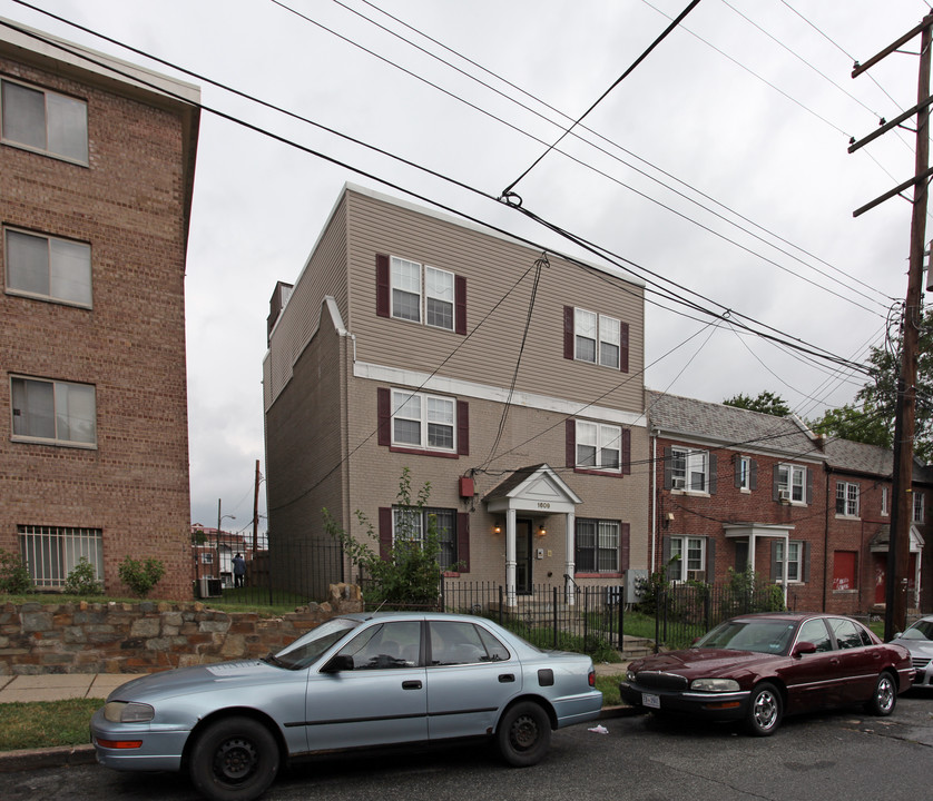 1609 17th St SE in Washington, DC - Foto de edificio