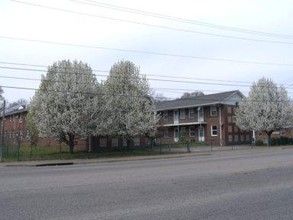 Belmont Village Apartments in Nashville, TN - Building Photo - Building Photo