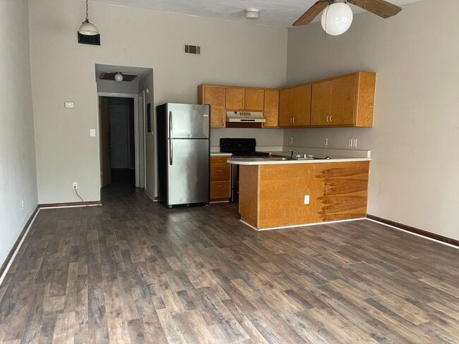 1539-15E3 Paul Russell Rd in Tallahassee, FL - Building Photo - Building Photo