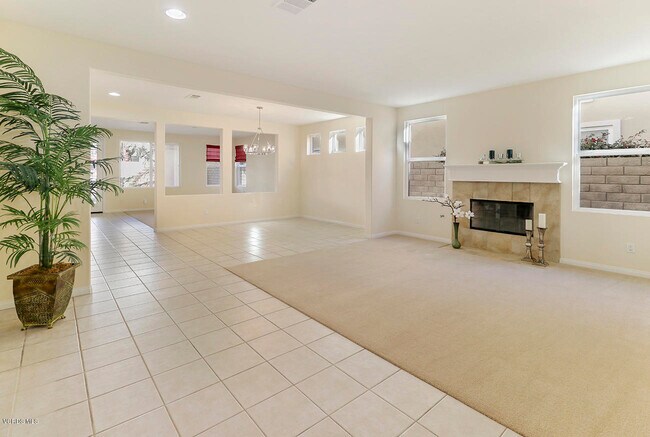 13709 Swift Run St in Moorpark, CA - Building Photo - Building Photo
