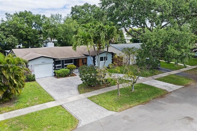 property at 5421 Buchanan St