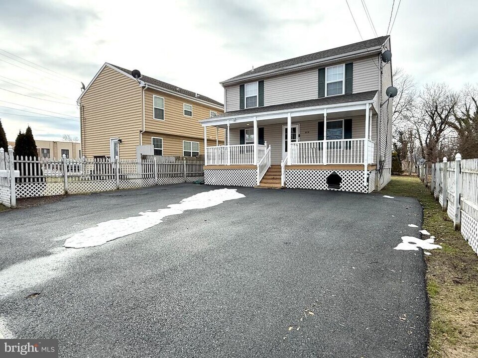 402 Kiamensi Rd in Wilmington, DE - Building Photo