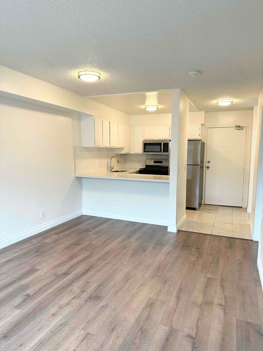 149 N Commonwealth Ave in Los Angeles, CA - Building Photo