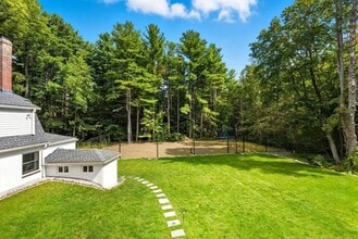 22 Lincoln Rd in Lincoln, MA - Foto de edificio - Building Photo