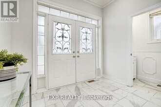 12 Tormina Ct in Markham, ON - Building Photo - Building Photo
