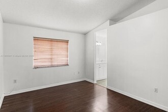 7601 NW 166th Ter in Hialeah, FL - Building Photo - Building Photo