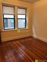 27 Park Dr in Boston, MA - Foto de edificio - Building Photo