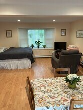 50 Pleasant St in Carver, MA - Foto de edificio - Building Photo