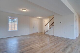 163 Prairie View Ln in Pembroke, VA - Building Photo - Building Photo