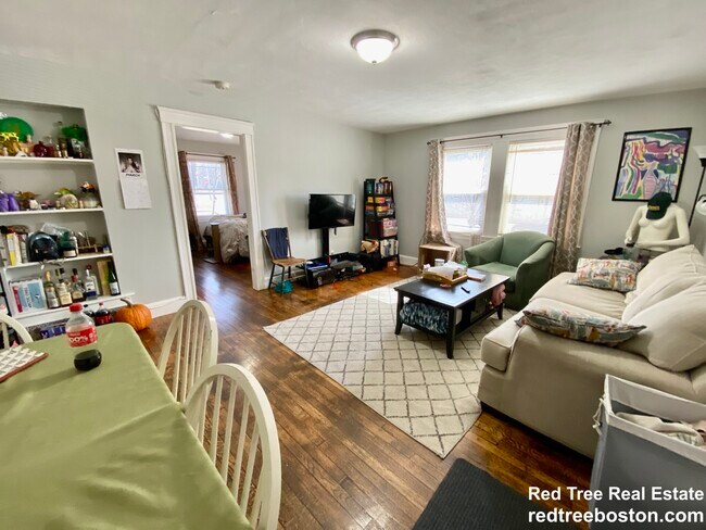property at 4907 Washington St