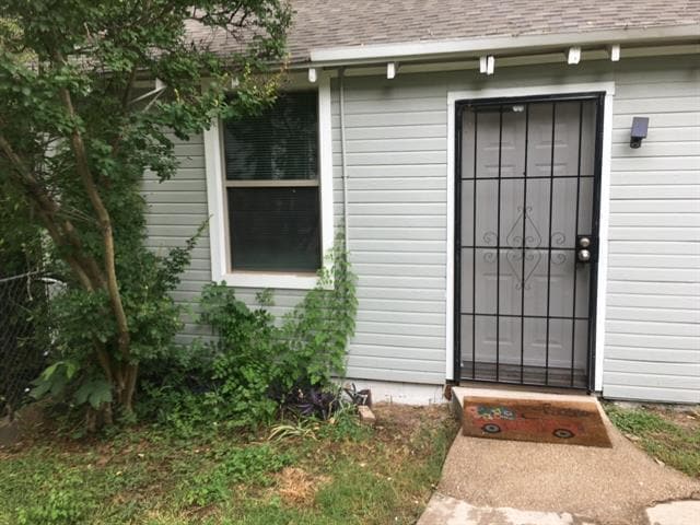 property at 935 Gillham Rd