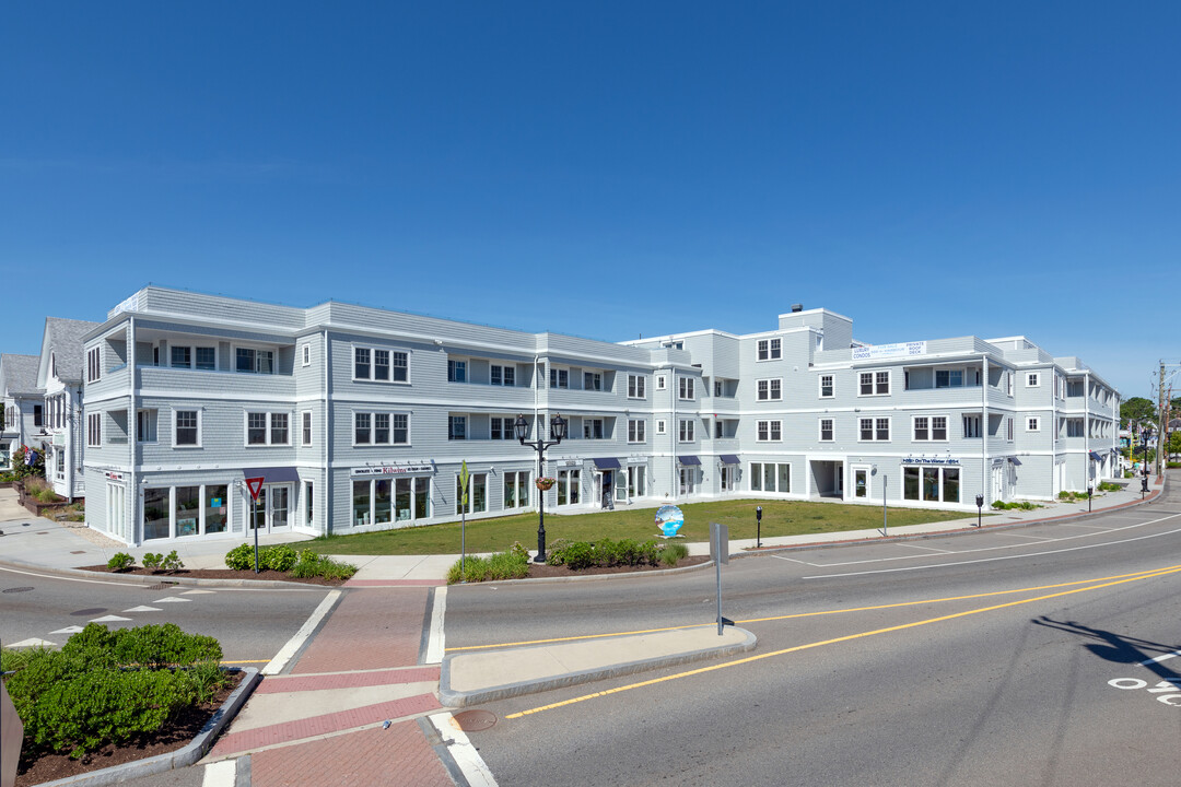 The Residences at Harbour town in Plymouth, MA - Foto de edificio