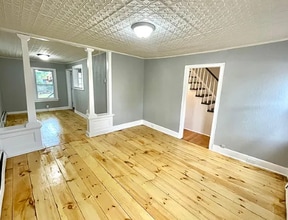 345 Washington Ave in Kingston, NY - Building Photo - Building Photo