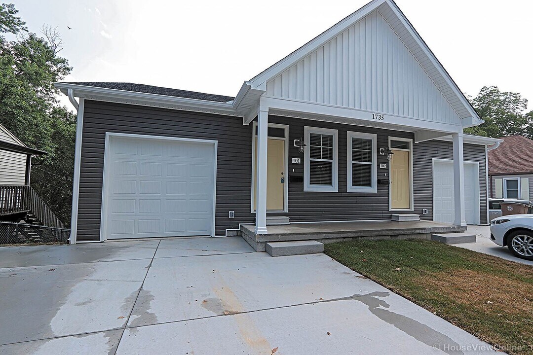 1735 Dunklin St in Cape Girardeau, MO - Building Photo