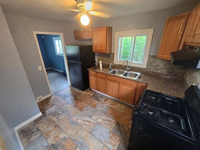property at 4609 Lee Rd