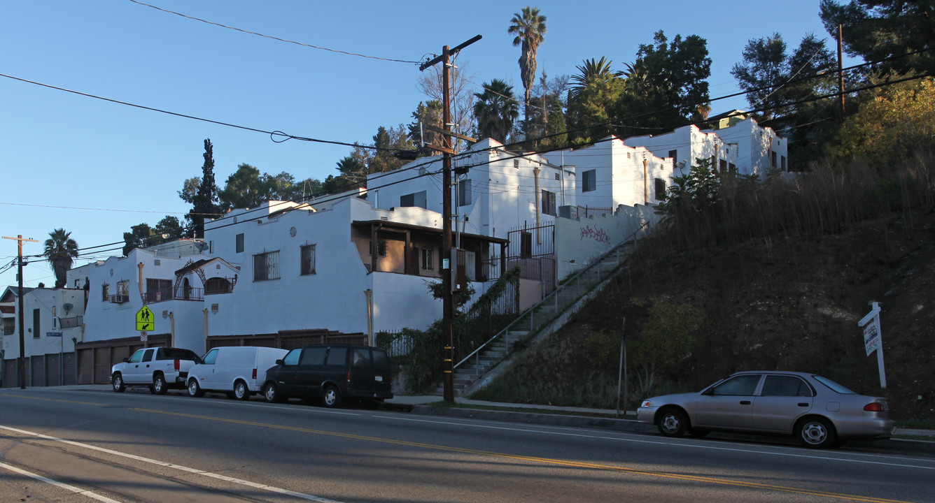 701 Avenue 50 in Los Angeles, CA - Building Photo