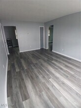 127 Shields Rd, Unit 4 in Youngstown, OH - Building Photo - Building Photo