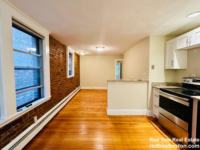 39 South St, Unit 4 in Boston, MA - Building Photo - Building Photo