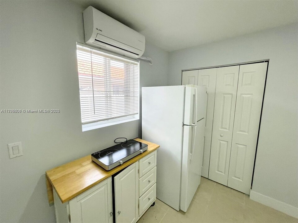 430 NW 51st Ave in Miami, FL - Foto de edificio