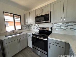 1022 La?a Ln in Honolulu, HI - Building Photo - Building Photo