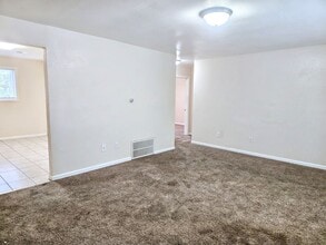 3630 Douglas Ave in Kalamazoo, MI - Building Photo - Building Photo