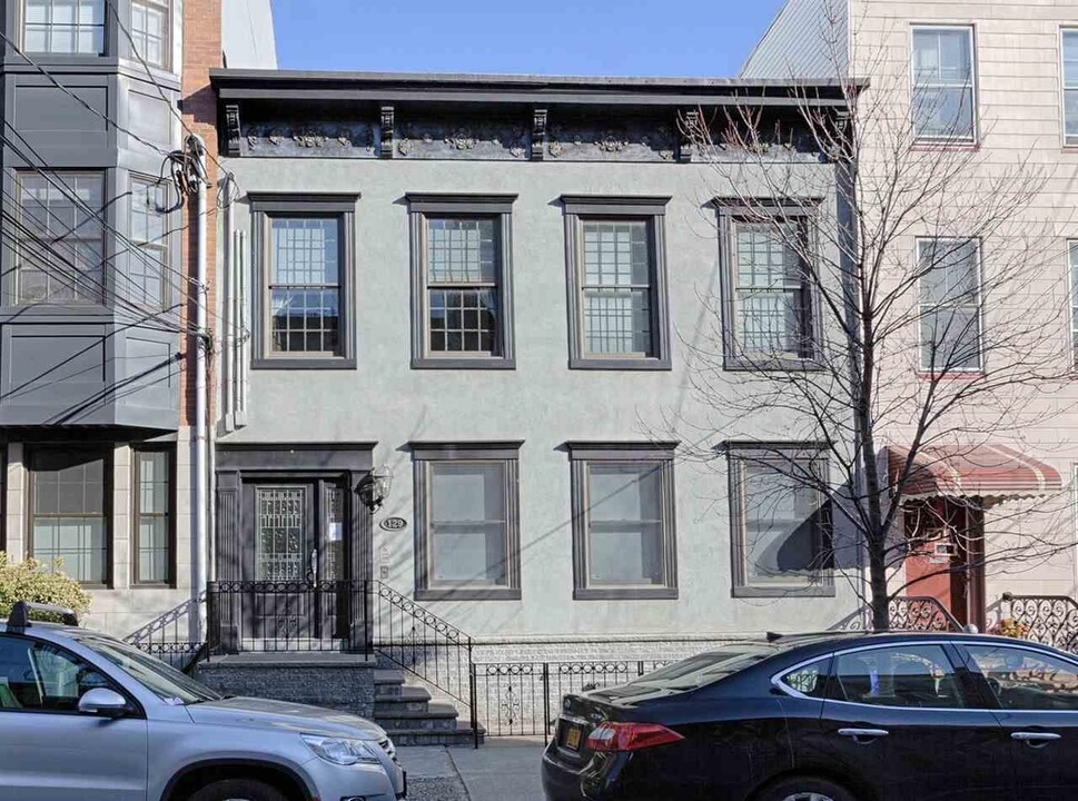 129 Monroe St in Hoboken, NJ - Building Photo