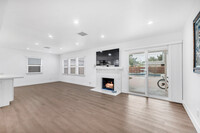 6852 Claire Ave, Unit 6850 in Reseda, CA - Building Photo - Building Photo