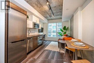 211-1211 Besserer St in Ottawa, ON - Building Photo - Building Photo