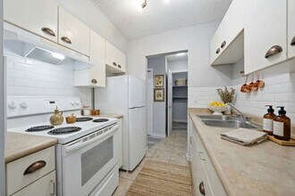 205 N Av S in Saskatoon, SK - Building Photo - Building Photo