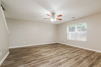 442 Randolph Dr in Clayton, NC - Building Photo - Building Photo