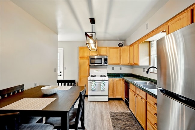 155 W View Ave in Pittsburgh, PA - Building Photo - Building Photo