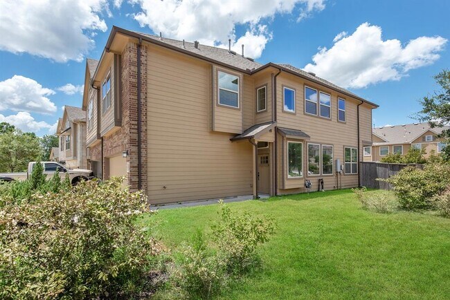 102 Berlandier Ash Ct in Montgomery, TX - Foto de edificio - Building Photo