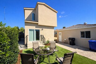 6257 Stewart St in San Diego, CA - Building Photo