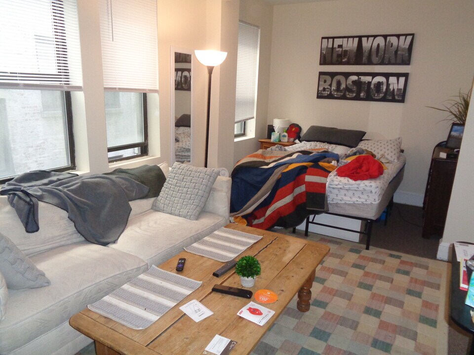 842 Beacon St, Unit 2 in Boston, MA - Building Photo