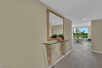 20 Seagate Dr in Naples, FL - Foto de edificio - Building Photo