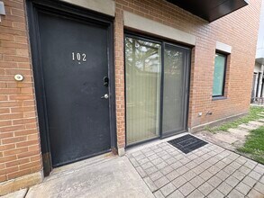 2240 W Madison St in Chicago, IL - Foto de edificio - Building Photo